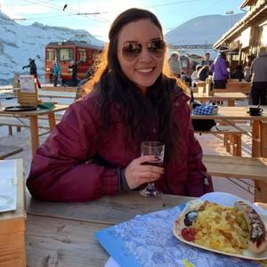 Meet your Posher, Laura